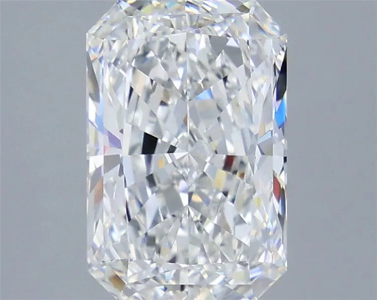 3.44ct Radiant Lab Grown Diamond (Colour E, Clarity VVS2, IGI Certified)
