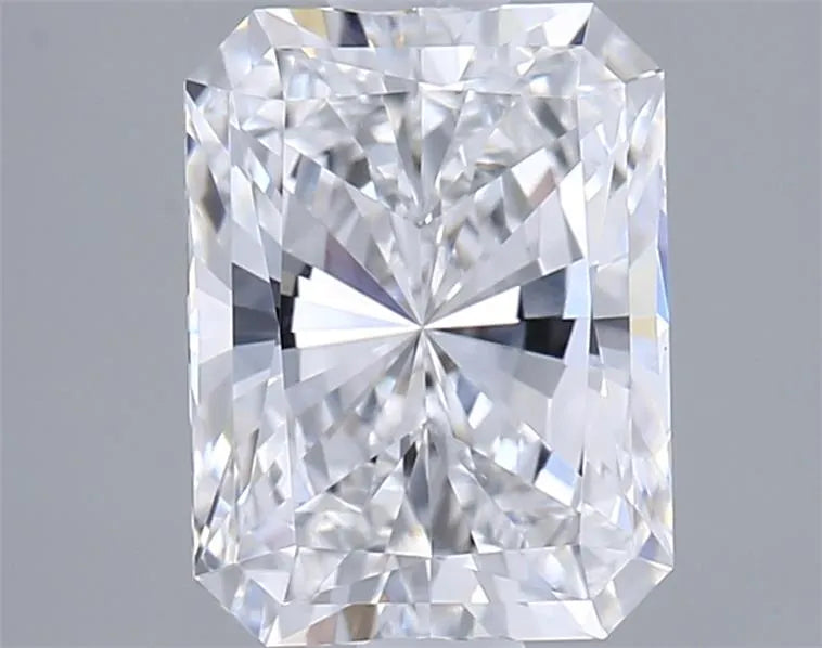 1.53ct Radiant Lab Grown Diamond (Colour E, Clarity VVS2, IGI Certified)