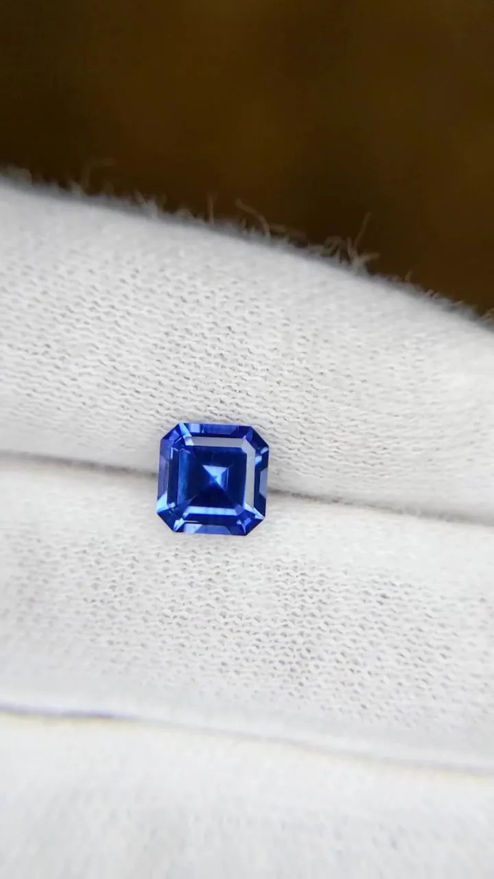 1.69ct Emerald Natural Sapphire (Colour Blue, Clarity Eye Clean, Cut Faceted)