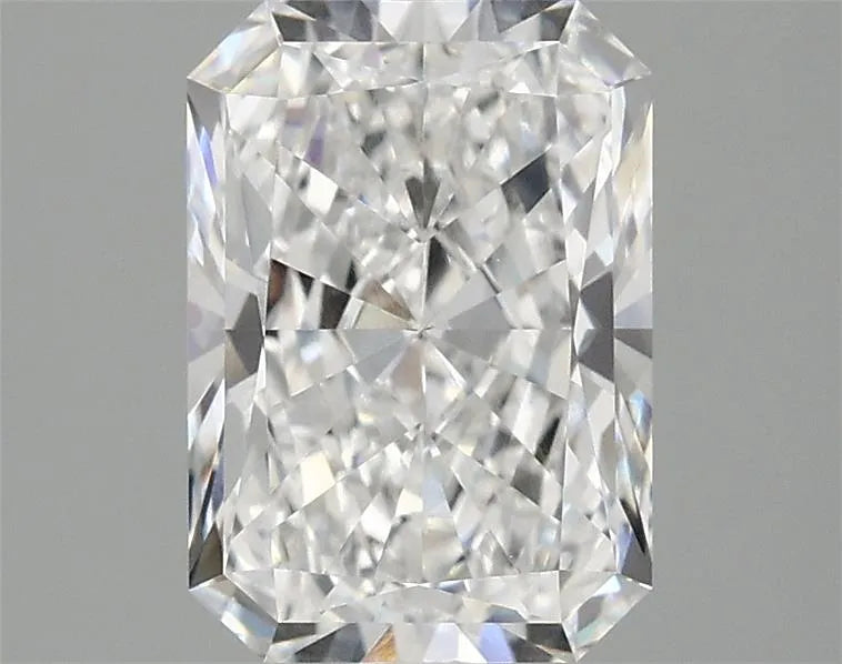 2.10ct Radiant Lab Grown Diamond (Colour E, Clarity VVS2, IGI Certified)
