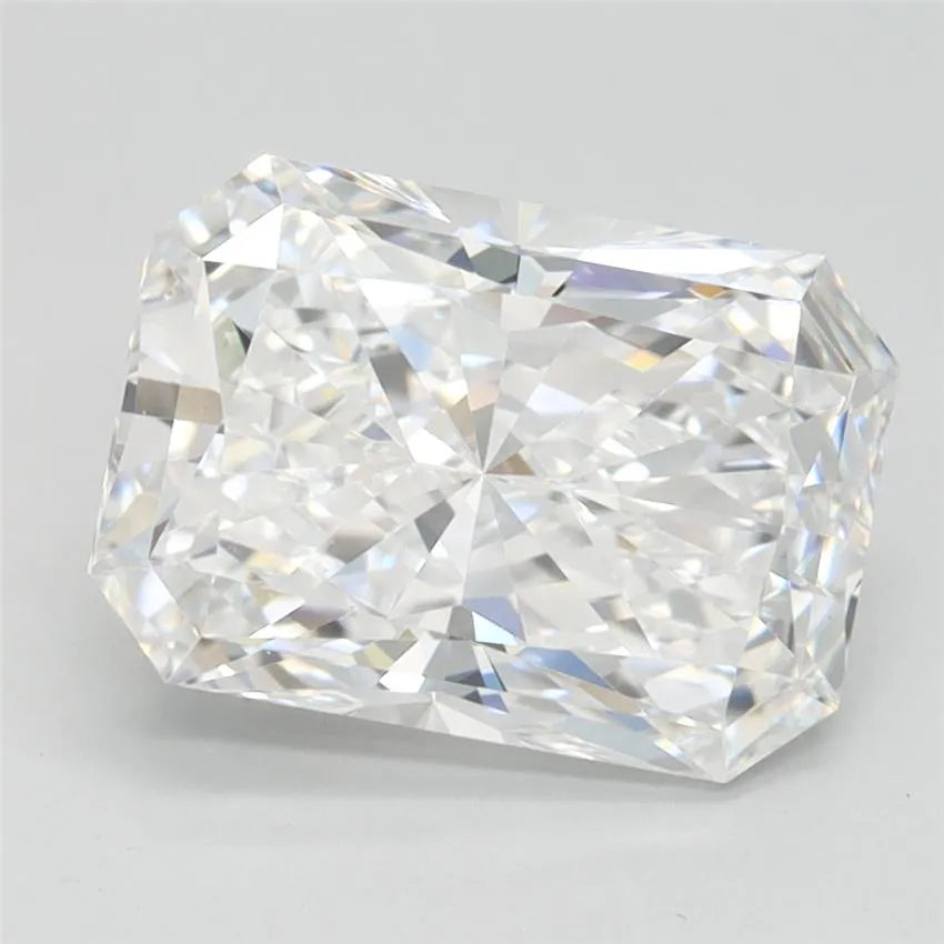 2.33ct Radiant Lab Grown Diamond (Colour D, Clarity VVS1, IGI Certified)