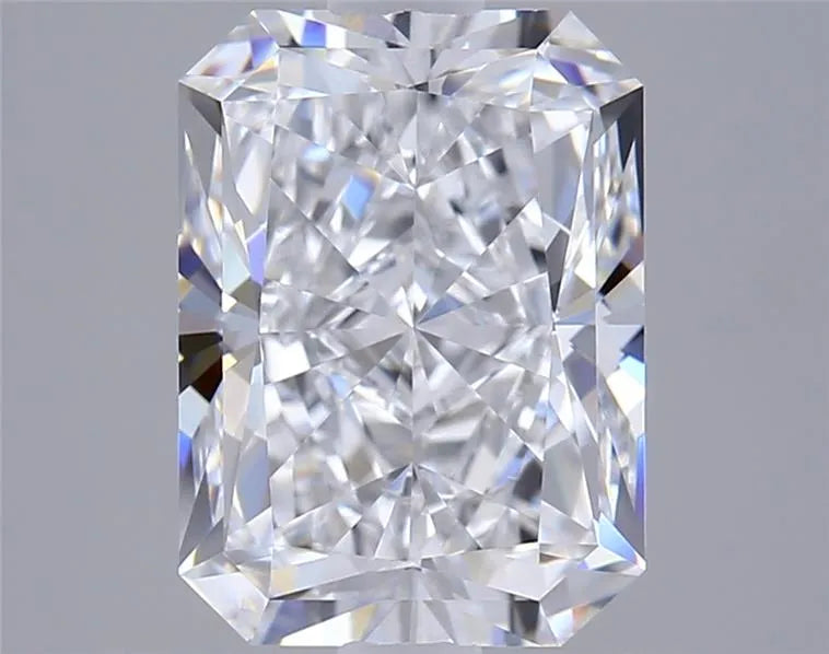 2.55ct Radiant Lab Grown Diamond (Colour D, Clarity VVS2, IGI Certified)