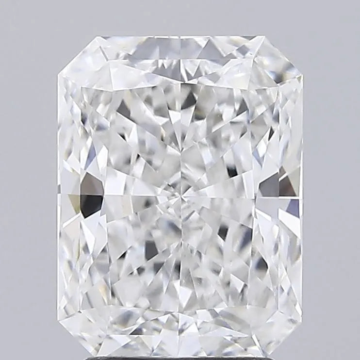 2.70ct Radiant Lab Grown Diamond (Colour E, Clarity VVS2, IGI Certified)