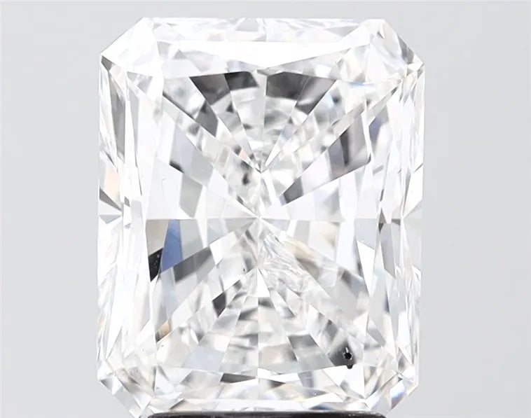 3.17ct Radiant Lab Grown Diamond (Colour E, Clarity VS2, IGI Certified)