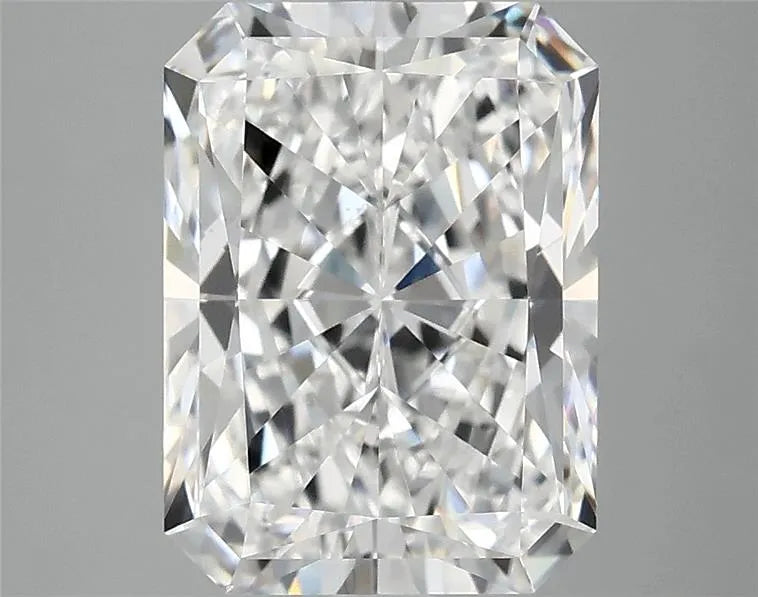 3.78ct Radiant Lab Grown Diamond (Colour E, Clarity VS1, IGI Certified)