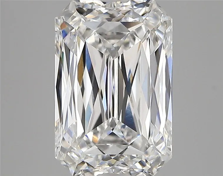 3.88ct Radiant Lab Grown Diamond (Colour E, Clarity VVS2, IGI Certified)